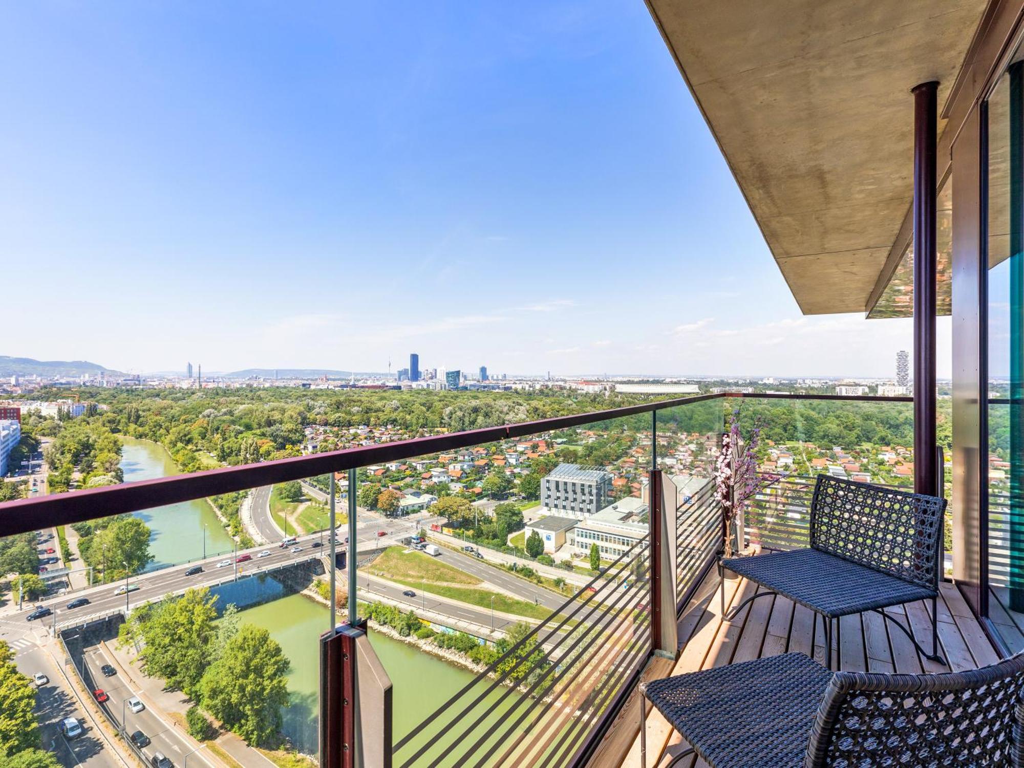 Apartment Sky9 District 3 *